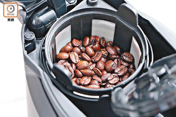 放入咖啡豆便可沖出香濃咖啡，打磨盒還可拆出來清洗。