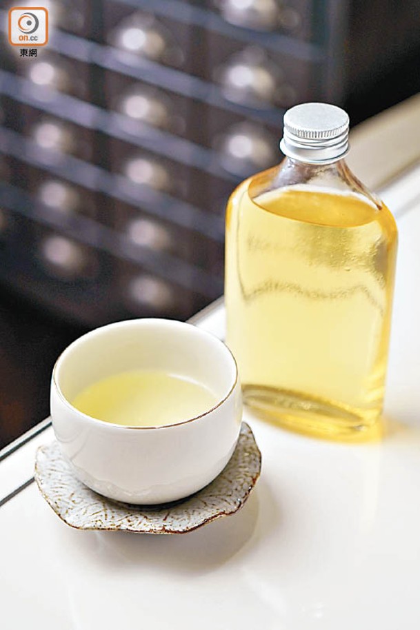 冷泡細龍珠<br>來自福建的香片茶，有清甜花香味道，作為迎賓茶可謂相當合適。
