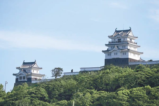 平戶城天守閣曾於1962年進行修復，被選為日本百大名城之一。