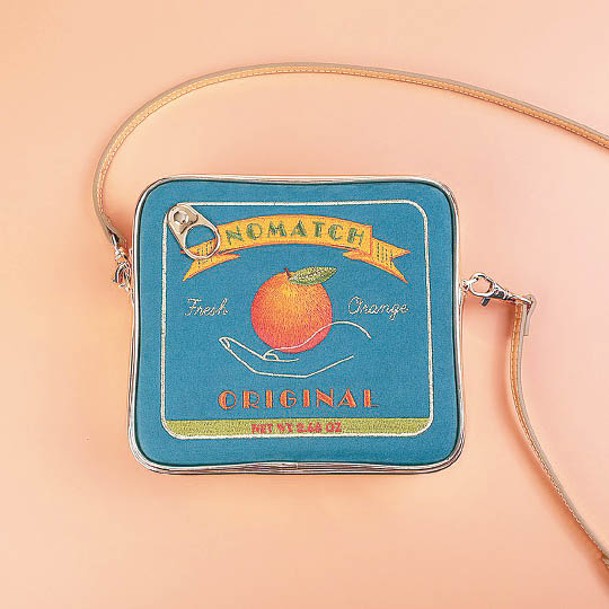 設計品牌NoMatch推出了一系列「罐頭袋」，這款橘子罐頭是近期的新作。