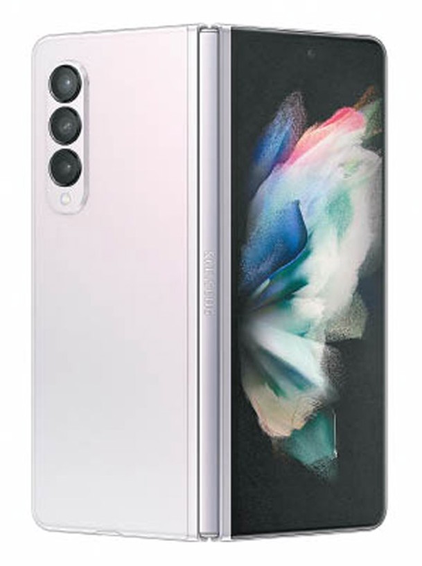 Galaxy Z Fold3 5G保留6.2吋機面屏幕及1,200萬像素3鏡頭。<br>售價：US$1,799.99（約HK$14,040）（a）