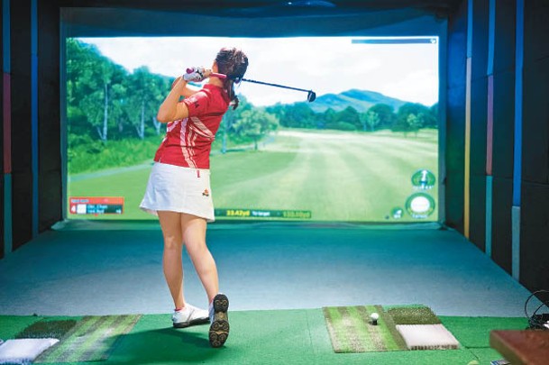 GolfZon擁有逾200個高爾夫球場選擇，會根據場景調整坡段。