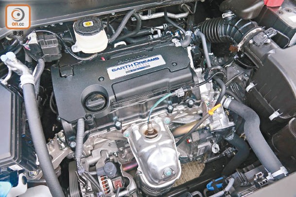 搭載2.4L直四i-VTEC引擎，可輸出175ps最大馬力及225Nm峰值扭力，平均耗油量13km/L(JC08)，以MPV來說算是慳油。