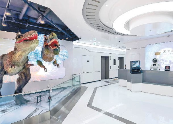 於本月初登場的古怪酒店首爾明洞，大堂模擬太空船的環境，充滿科幻感。