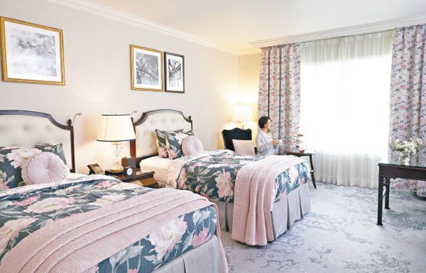 Laura Ashley主題客房無論是床單、窗簾、毛巾等都是品牌的出品。