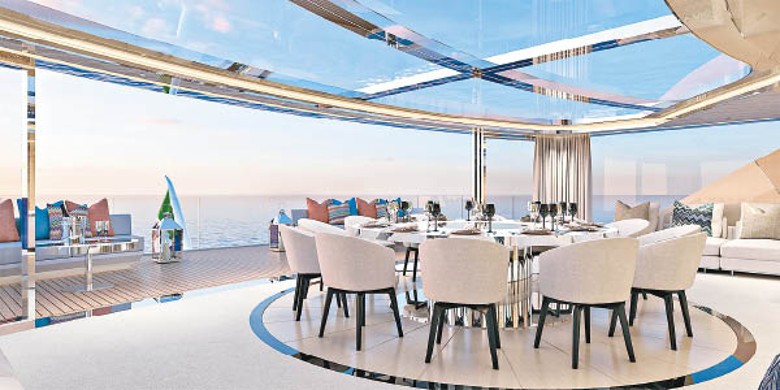 空中休息室及用餐區面向落地玻璃，加上採用了玻璃天花，置身其中可多角度欣賞海景。