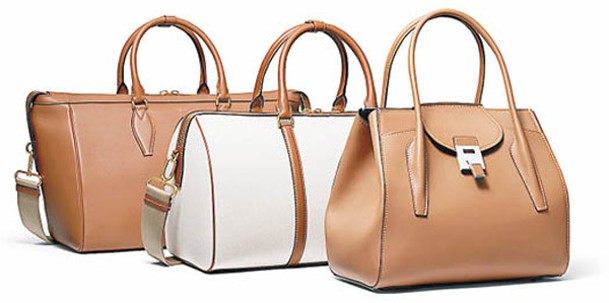 Michael Kors Collection× 007膠囊系列共推出3個袋款。<br>$13,799~$18,300（B）