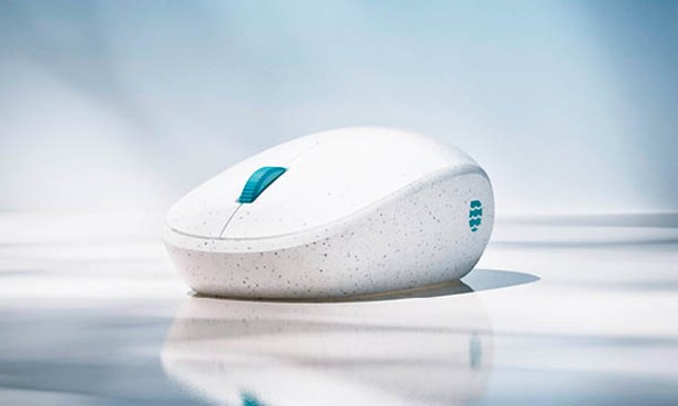 Microsoft環保滑鼠Ocean Plastic Mouse的外殼物料有20%以再生海洋塑膠製成。