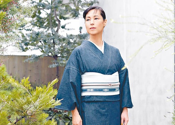 牛仔褲生產商JOHNBULL最近跟和服店KIMONO YAMATO搞聯乘，推出牛仔布和服「Denim Kimono」。