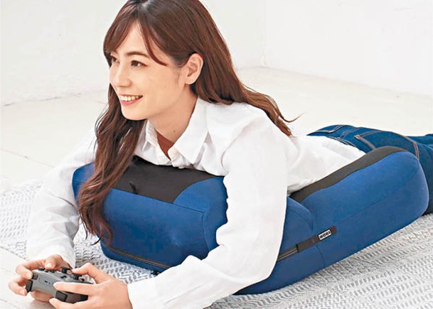 打機專用的「禪Gaming Cushion」，可承托不同姿勢，用來趴着打機十分舒適。