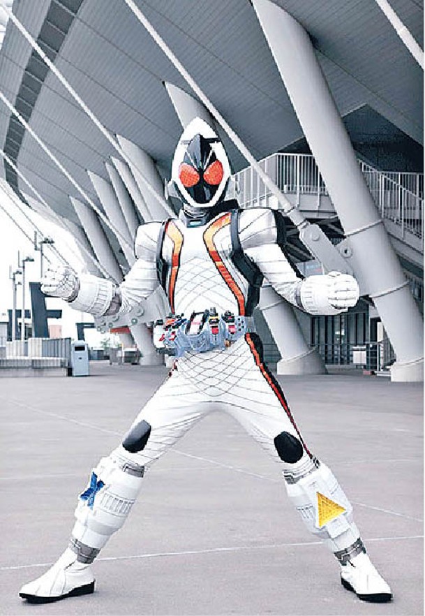 採用火箭頭造型的幪面超人FOURZE，破格外型令人津津樂道。