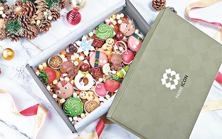 聖誕禮物盒<br>打開盒蓋即見多款造型精美的甜品，小朋友及女孩子必Like。