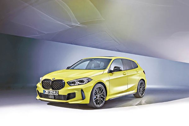 BMW早前發表新版M135i xDrive高性能熱血揭背車，擁有306hp馬力輸出。