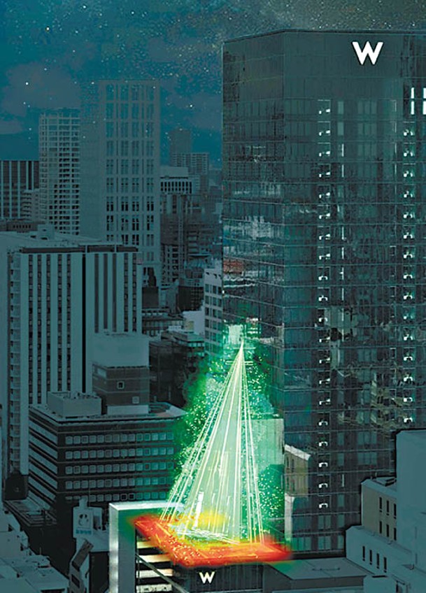 W Osaka的西面外牆入夜時會出現以激光打造的40米高電子聖誕樹。