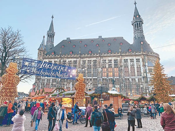 亞琛的Aachener Weihnachtsmarkt每年吸引逾150萬名遊客到訪。