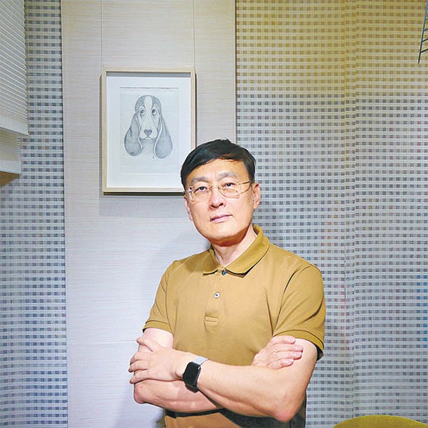 楊守能（Vincent）曾為香港數碼娛樂支援中心負責人及香港生產力促進局高級顧問，早於2000年已深入研究「元宇宙」。