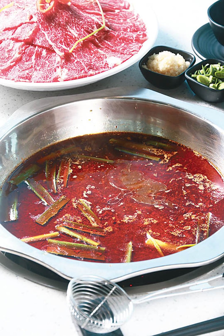 四川和台灣的麻辣湯底在味道和製作上都有點不同，造成2種不同風味。