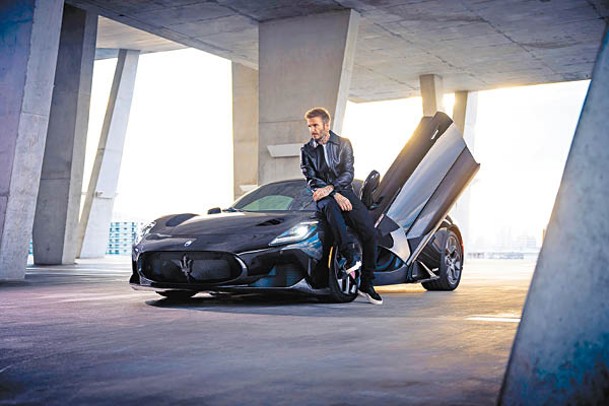 萬人迷碧咸最近透過Maserati的Fuoriserie頂級客製服務，自訂專屬的MC20 Fuoriserie Edition。