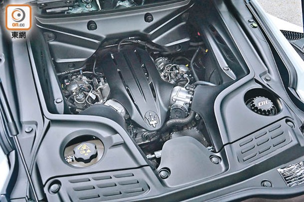 630CV強勁馬力來自這具名為Nettuno的自家研發3.0L V6雙渦輪增壓引擎。