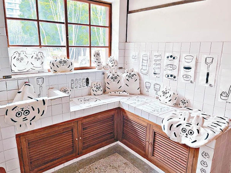原本的廚房被規劃成小藝廊，今季邀請了知名插畫家ericoco以小虎為主題創作，呼應虎年。