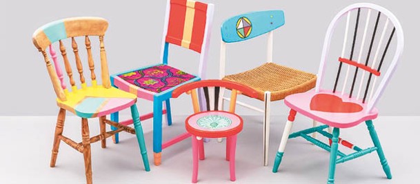 Yinka Ilori將老舊椅子升級再造成全新的家具，單是多彩的設計，就讓人開心不已。