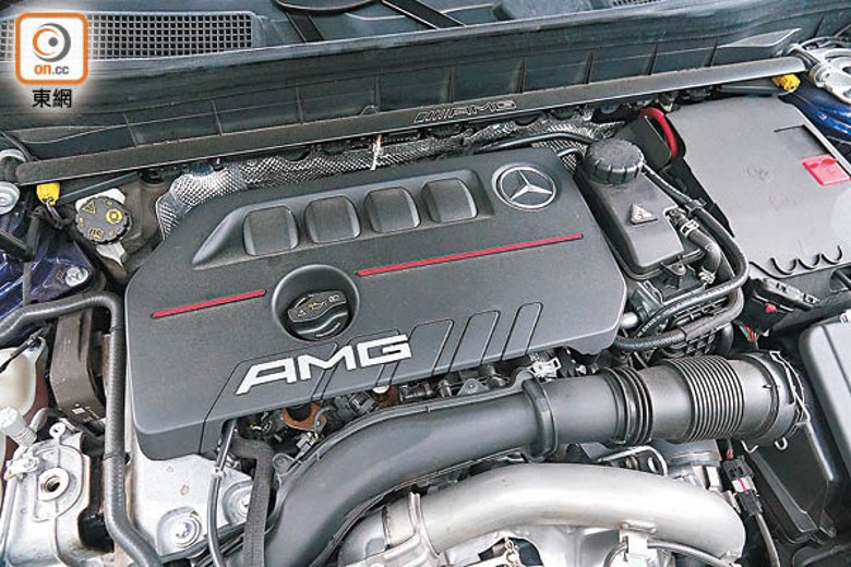 達400Nm峰值扭力來自這具高效能的2.0L直四渦輪增壓AMG引擎。