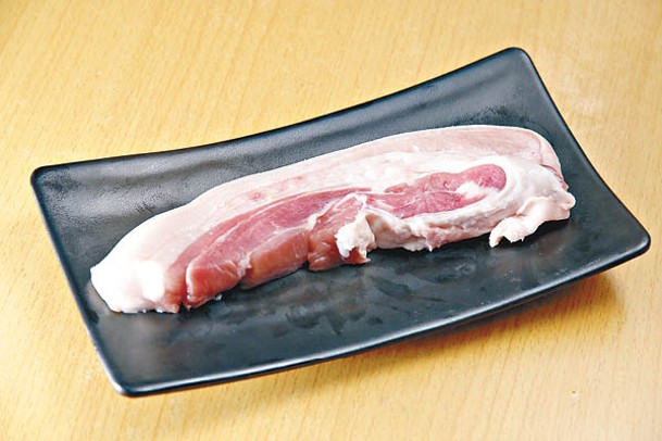 不同部位的豬肉，脂肪含量有別，近骨位、近腩位的部位不宜多吃。