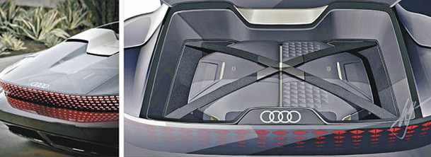 玻璃大斜背採用流線設計，玻璃下方可擺放兩個專屬設計的手提行李袋，並有交叉帶扣固定。