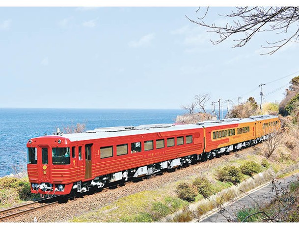 由Kiha185系氣動車改裝而成的第二代伊予灘物語，將原本兩節車廂升級為三節。