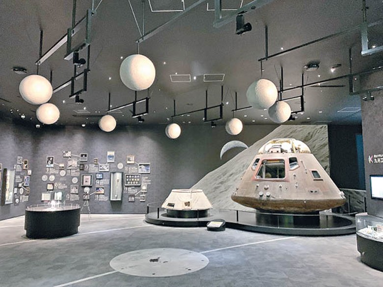 新科學館Space LABO除了有甚具規模的天象儀，亦有以宇宙為主題的展示。