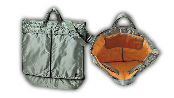 鼠尾草綠面料配橙色內裡是MA-1軍褸的設計特色，也是Helmet Bag的設計重點。