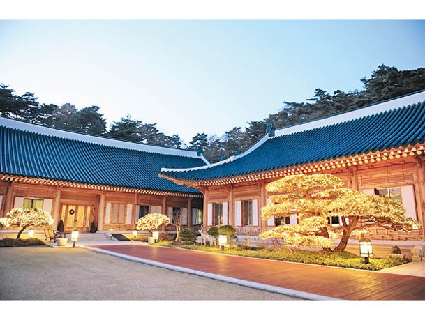 總統官邸也是依照韓國傳統建築模式建造，古色古香。