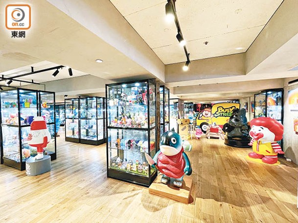 店舖佔地超過9千呎，並劃分為Designer Toys Zone等6大展區。
