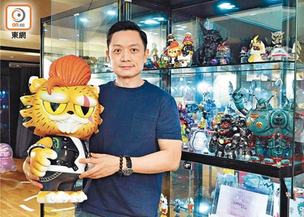 藝術玩具比傳統玩具多了設計師的個人特色，例如Jeffery Yau新作「暴走虎」便穿上他至愛的油脂Look。