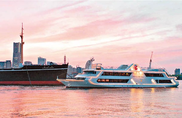 Marine Rouge是橫濱著名的觀光船。