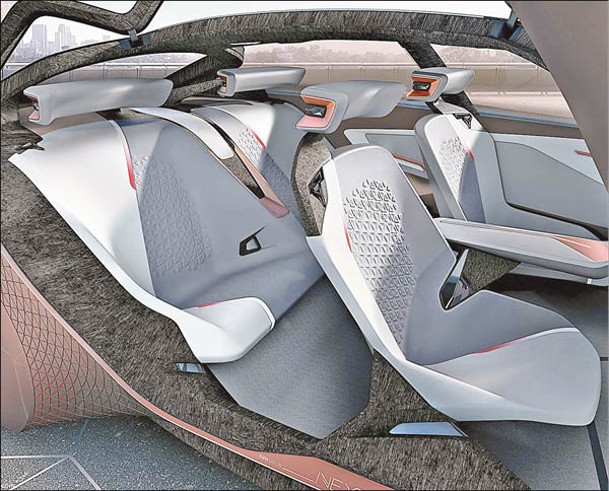 2+2座椅布局的車廂內飾100%不含皮革，取而代之是更具持續性的環保物料。