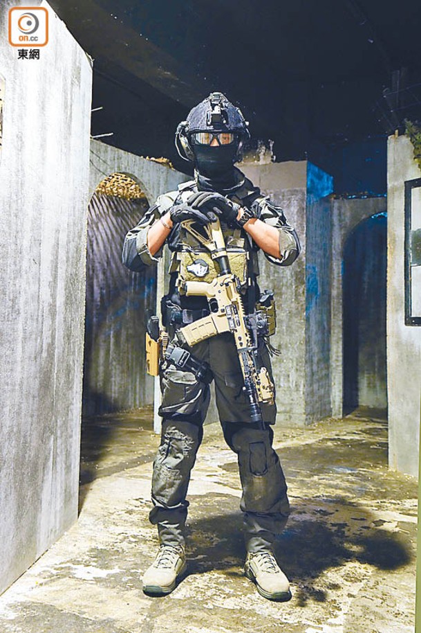 經檢查合乎標準的話，玩家可穿戴私人裝備打槍戰。