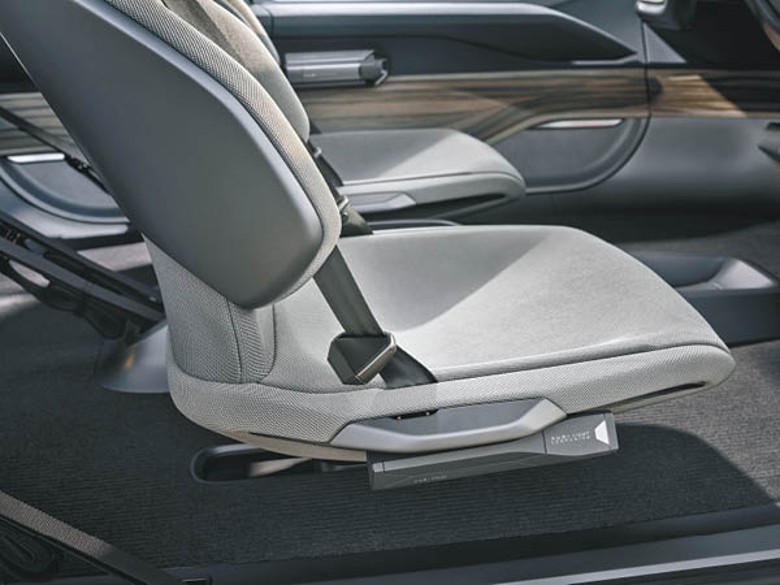 Audi Light Companion手電筒可置於前座椅墊旁，垂手可得。