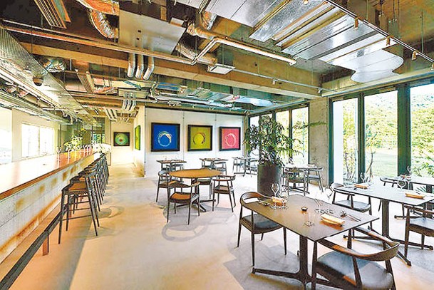 1樓為餐廳及咖啡店，由「RED U-35」冠軍得主糸井章太擔任主廚。