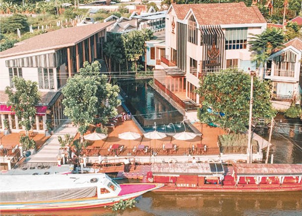 倚Khlong Om Non運河而建的W1@Bangkoknoi，既有小鎮風情又兼備奢華享受。