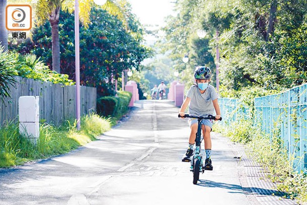 公園內設有超長單車徑供新手練習。