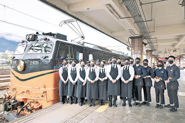 台鐵於3月有以「移動的五星餐廳」為概念的全新觀光列車鳴日廚房登場。