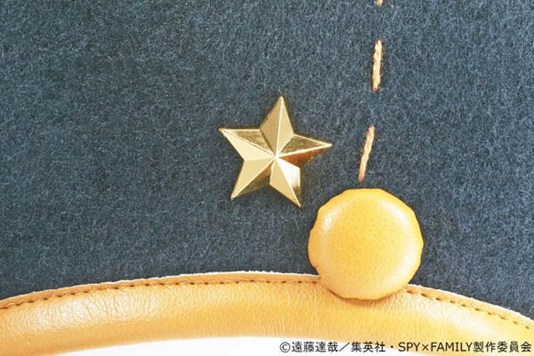 帽子上有伊甸學園的獎勵星星裝飾，還原動畫中的設定。