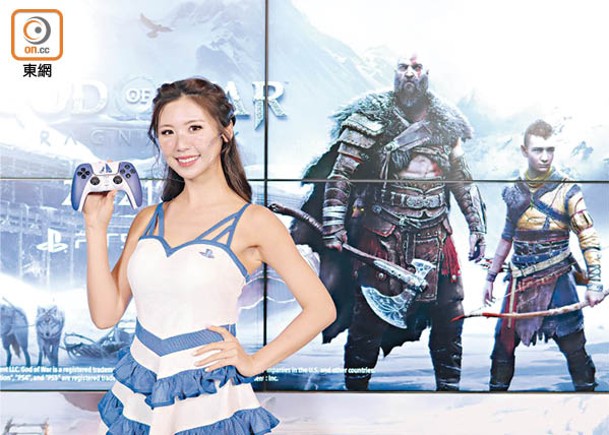 遊戲限量DualSense無線手掣同步推出，採用冷冽藍搭配雪銀白雙色調，並飾有熊與狼圖騰。