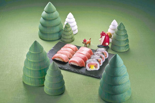 吞拿魚壽司聖誕盛<br>有齊中吞拿腩、大吞拿魚腩和特色吞拿魚卷，魚鮮十足。