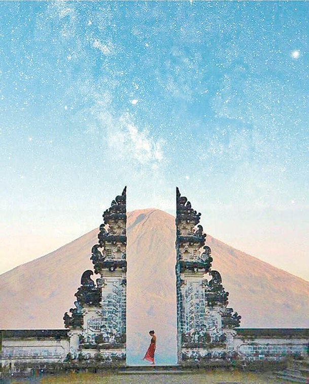連普揚寺的「天空之門」是近年熱爆社交媒體的打卡勝地。
