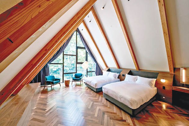 面積最大達90平方米的「白-Shiro」套房，人字形地板營造低調奢華氛圍。