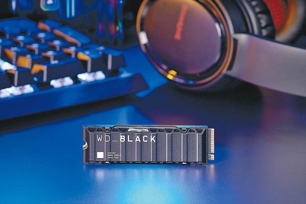 每款容量SSD均配備散熱片及自適應散熱管理技術。