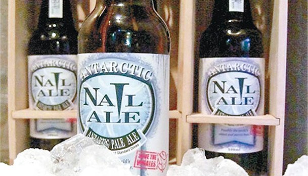 以南極冰塊釀製的啤酒，冷藏後飲用，或許讓人猶如置身極地。