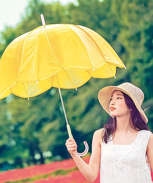 鬱金香雨傘的設計細緻，維肖維妙。